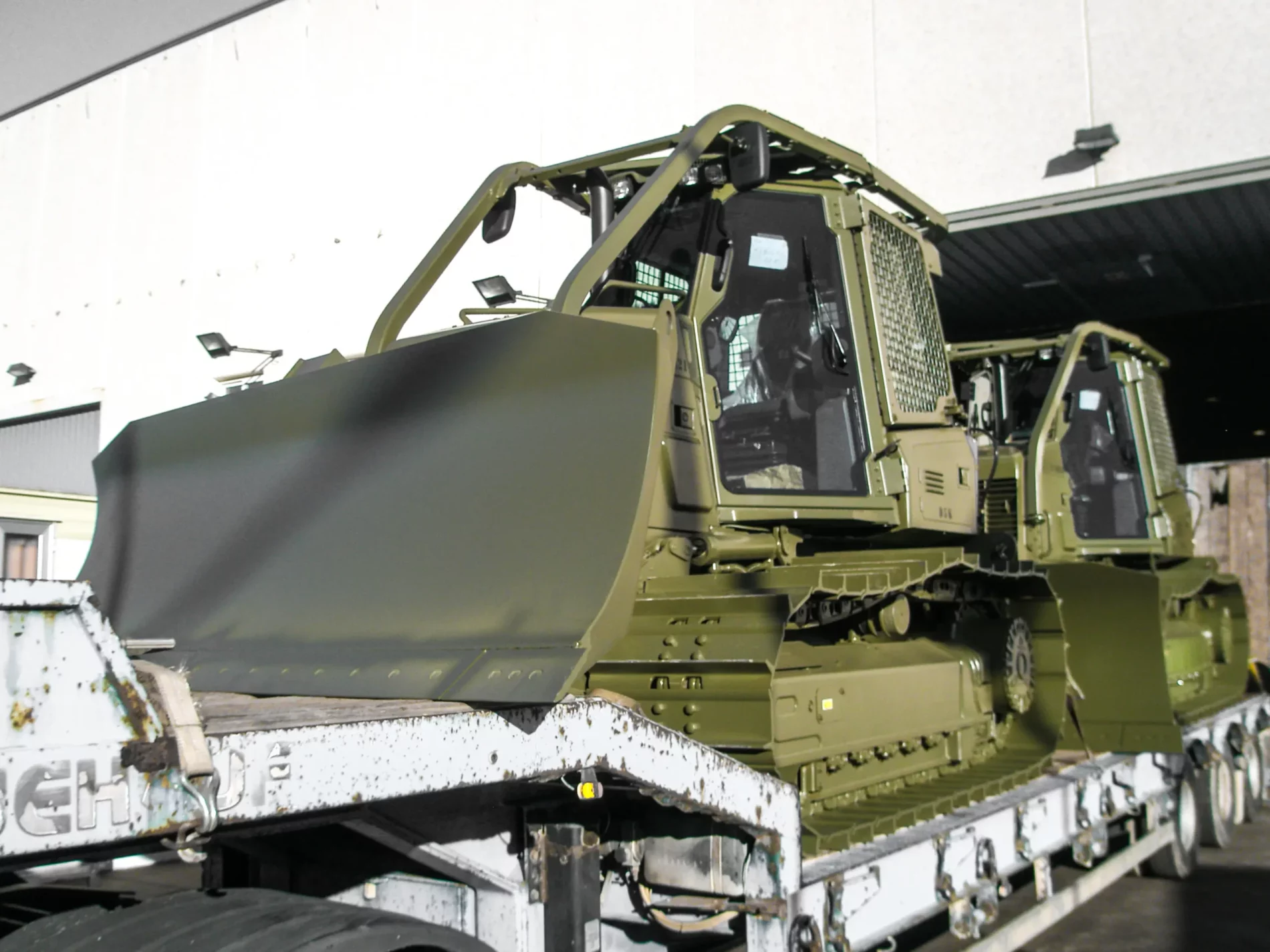 Dozer verde sector defensa